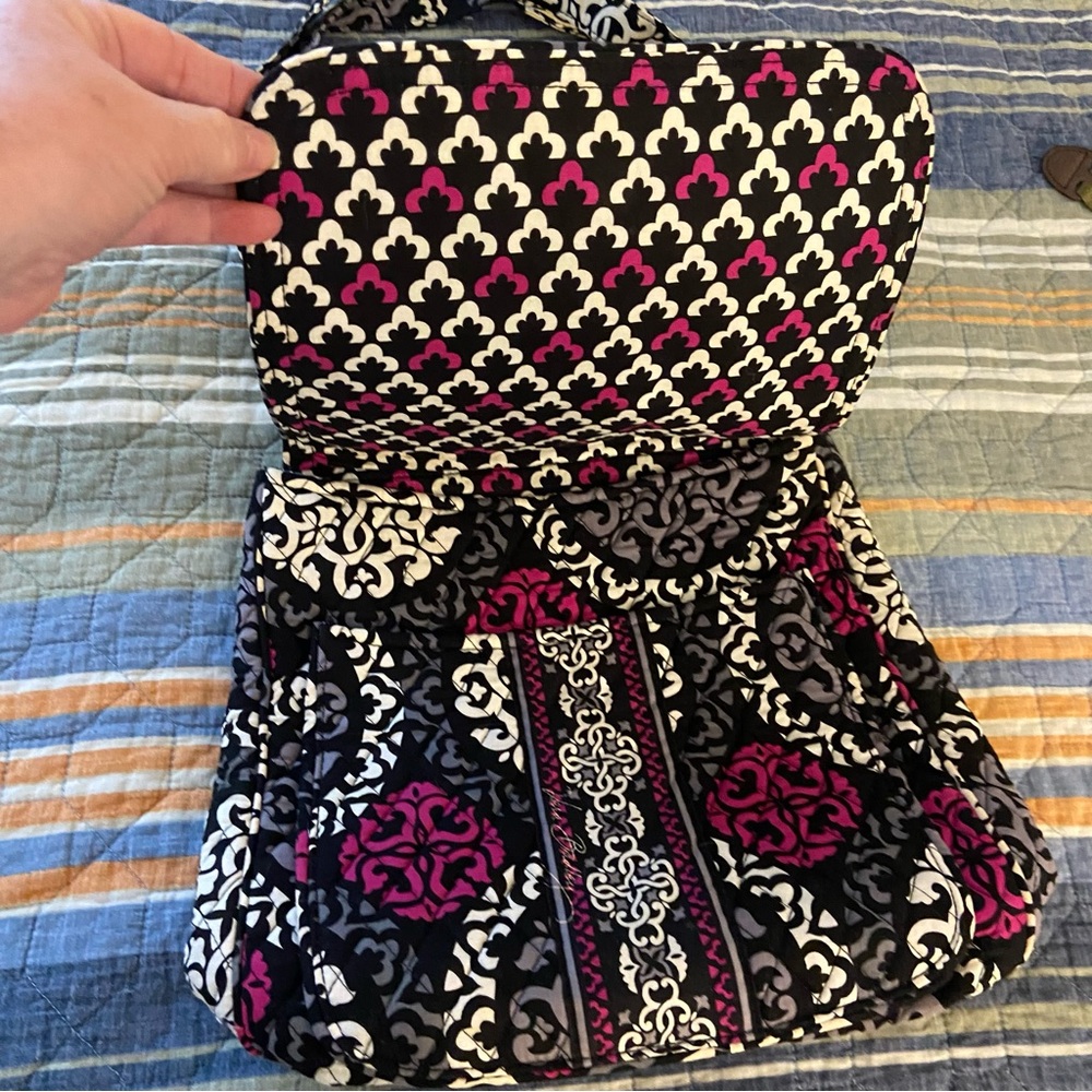 Vera Bradley Black and Pink Shoulder Bag with Vibrant Design - Picture 2 of 10